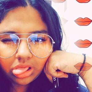 Meet your Posher, Janny